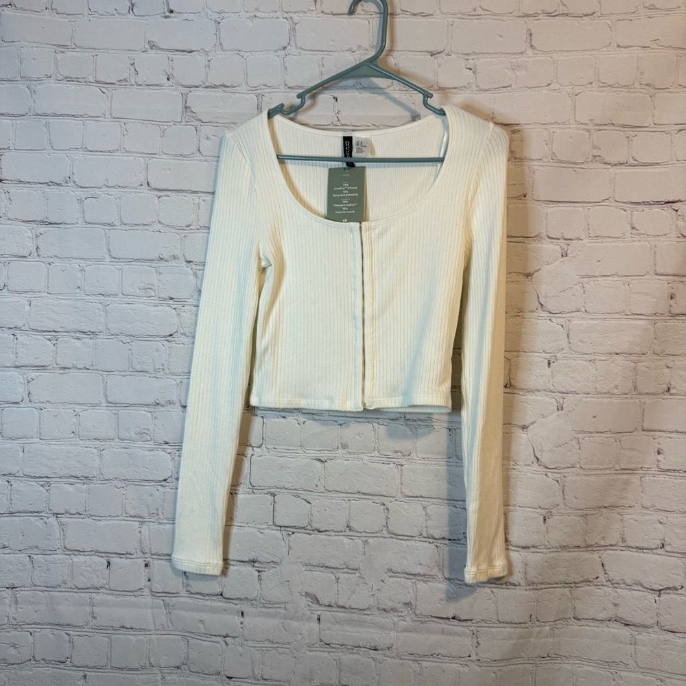 H&M Cream Ribbed Crop Top
